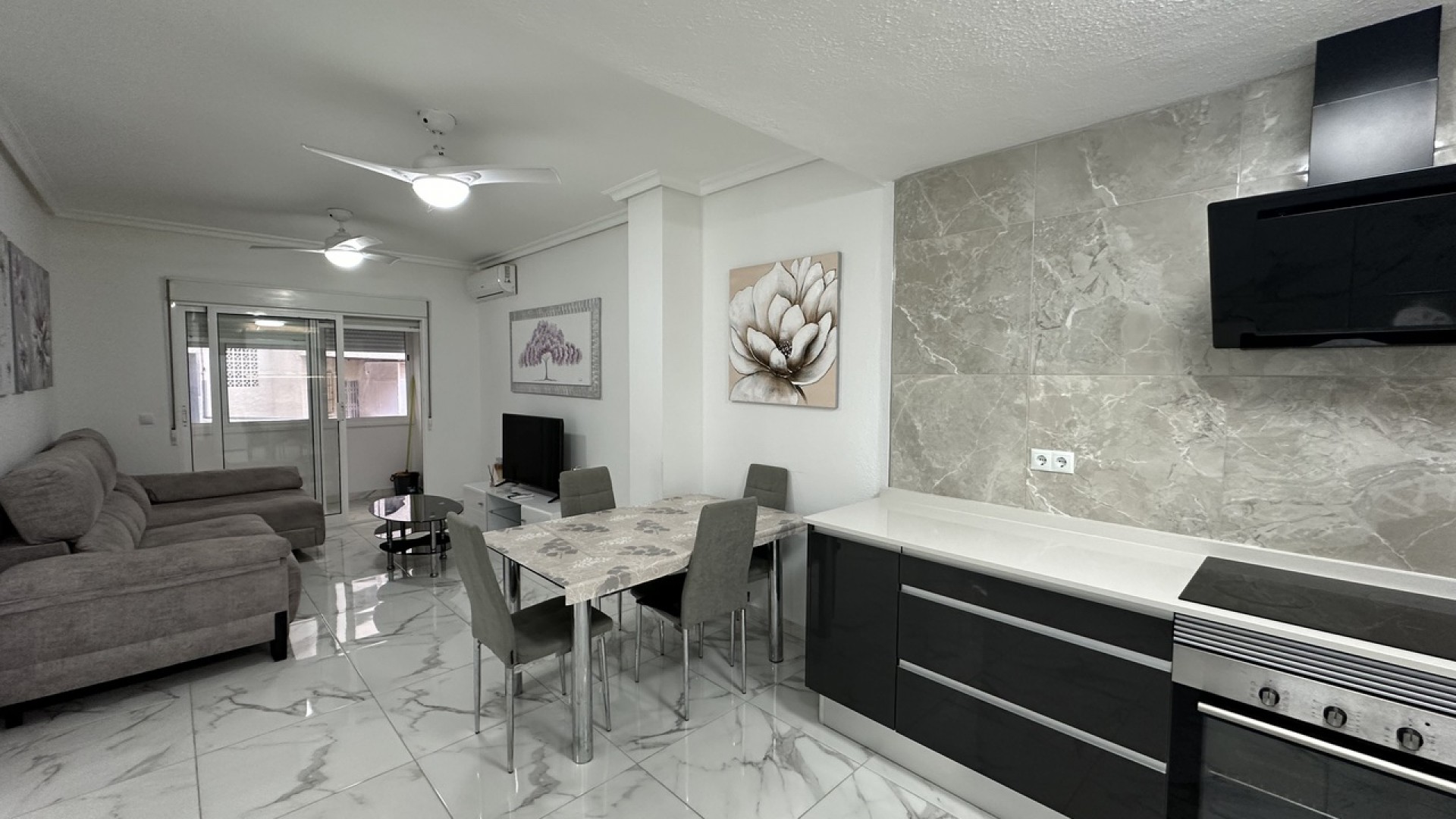 Resale - Wohnung Appartement -
Torrevieja