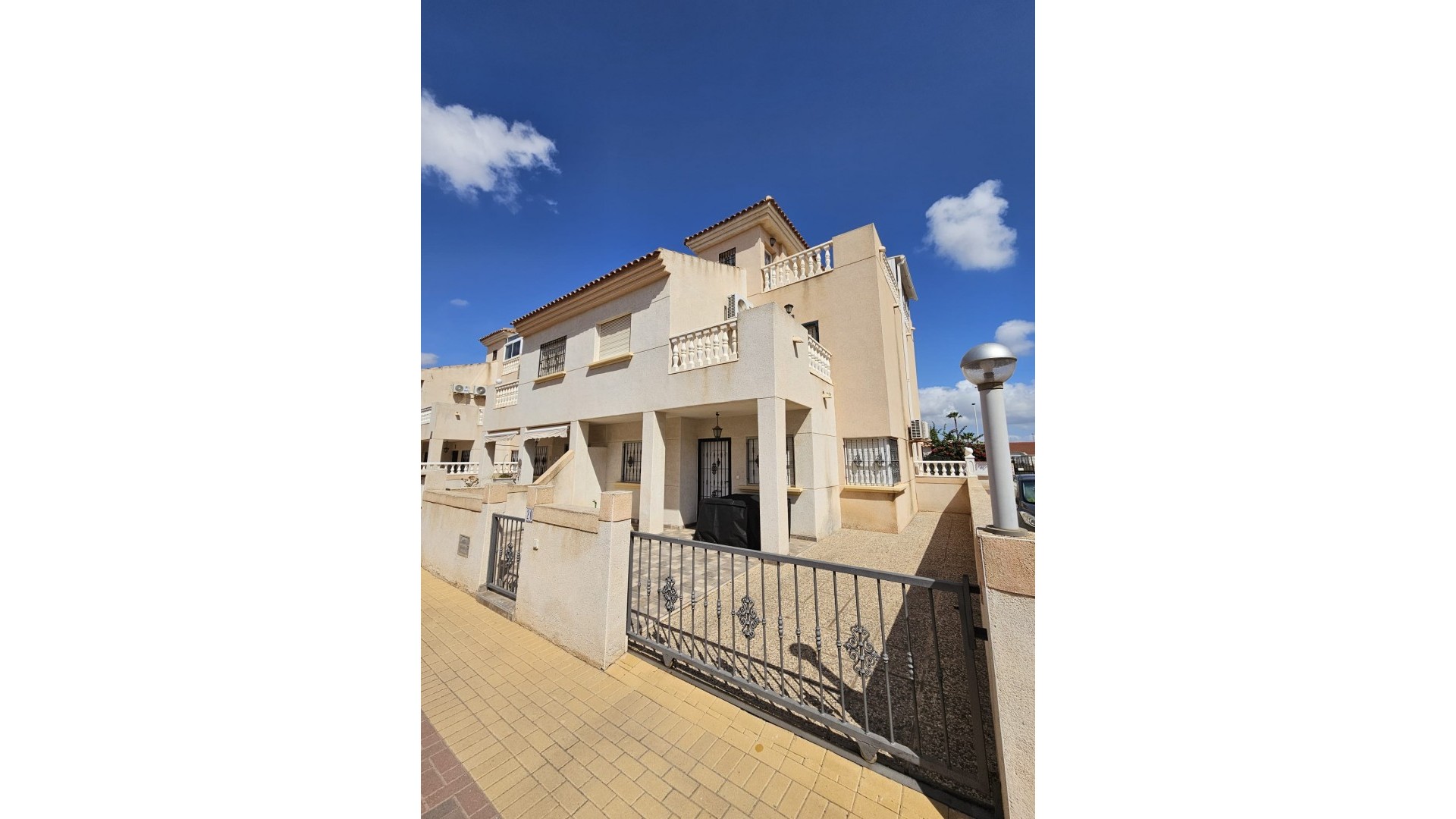 Resale - Wohnung Appartement -
Torrevieja