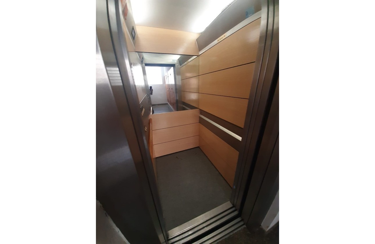 Resale - Wohnung Appartement -
Torrevieja