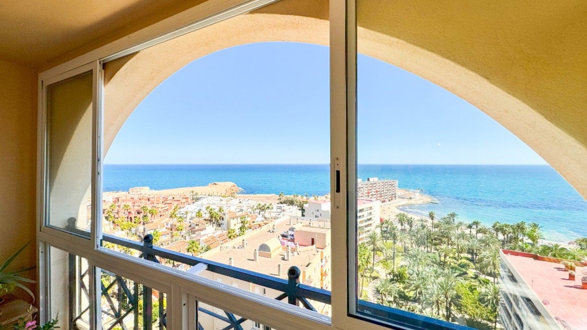 Resale - Wohnung Appartement -
Torrevieja