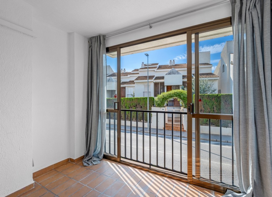 Revente - Appartement -
Altea