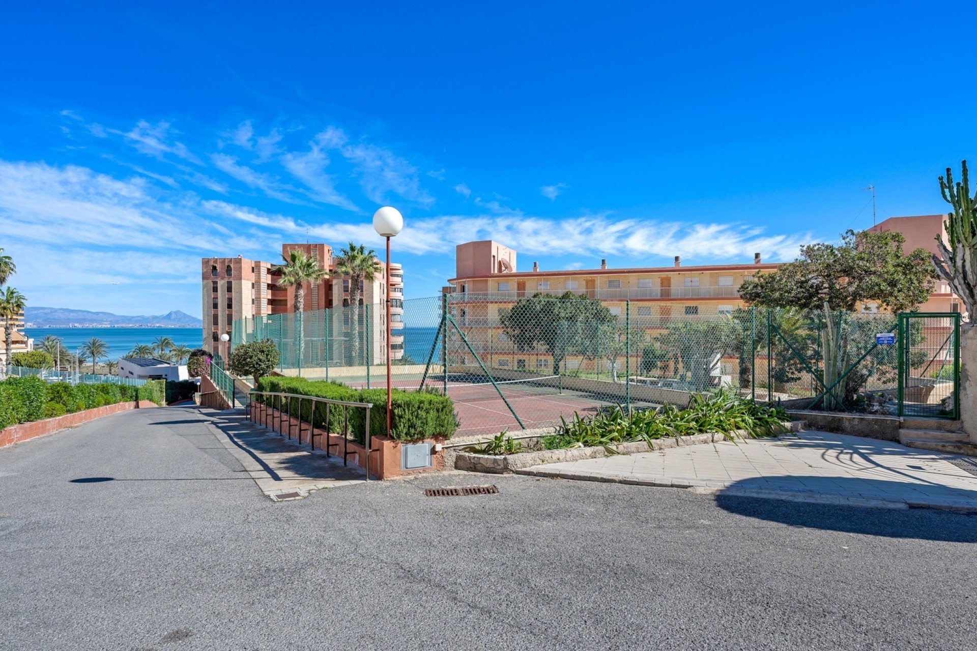 Revente - Appartement -
Arenales del Sol - Segunda linea playa