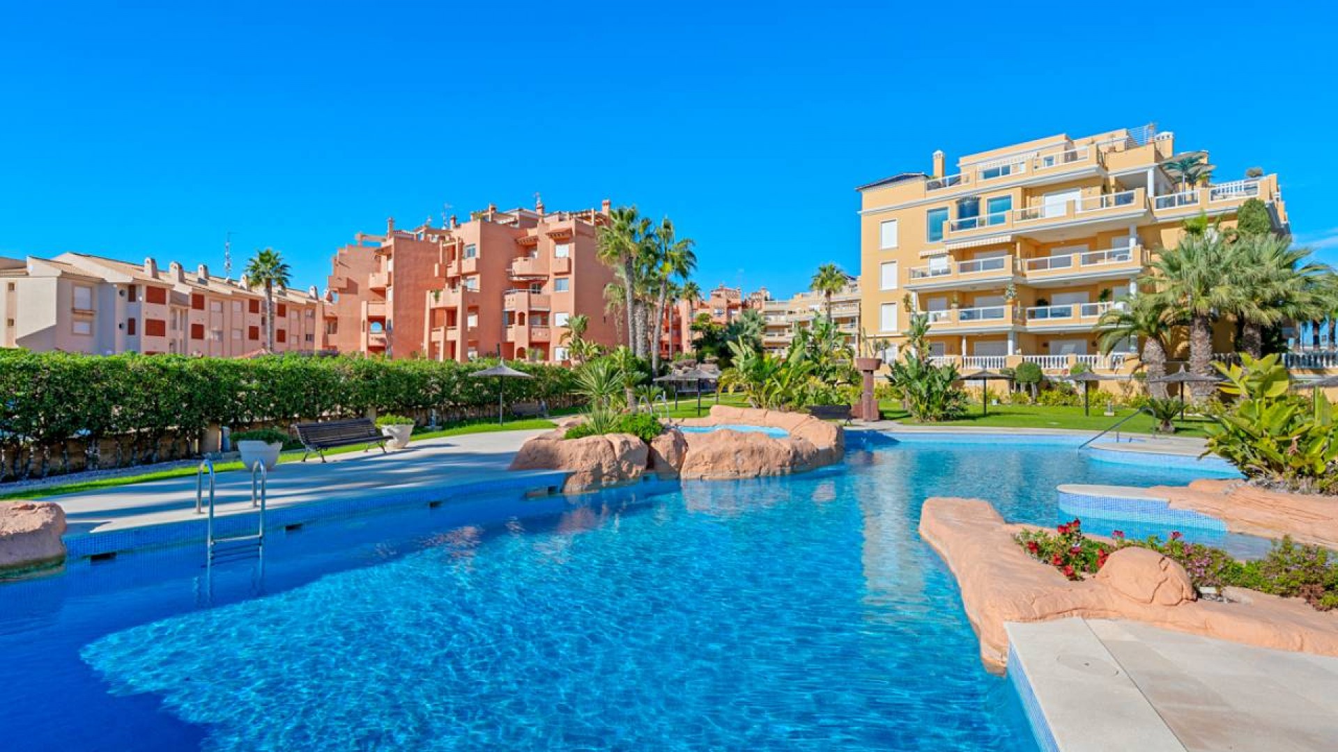 Revente - Appartement -
Cabo Roig