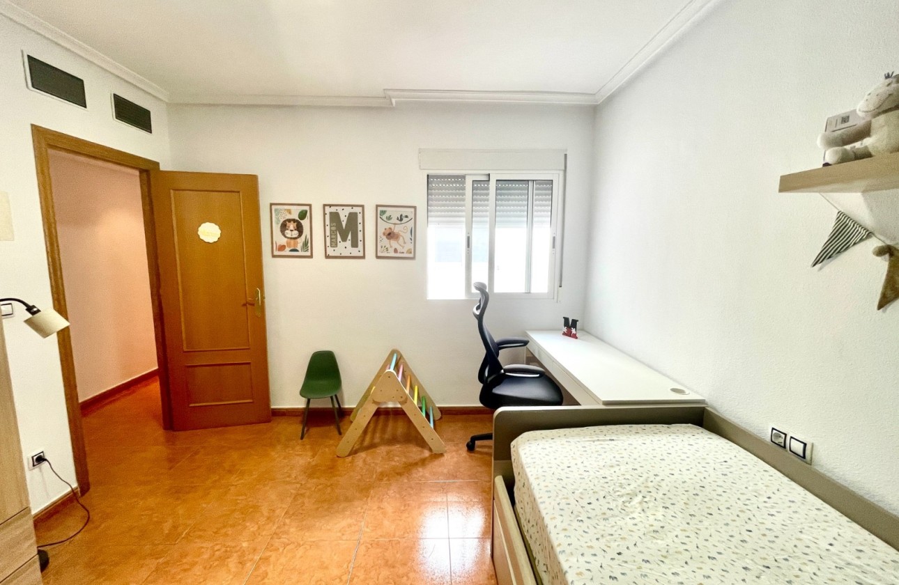 Revente - Appartement -
Catral - pueblo
