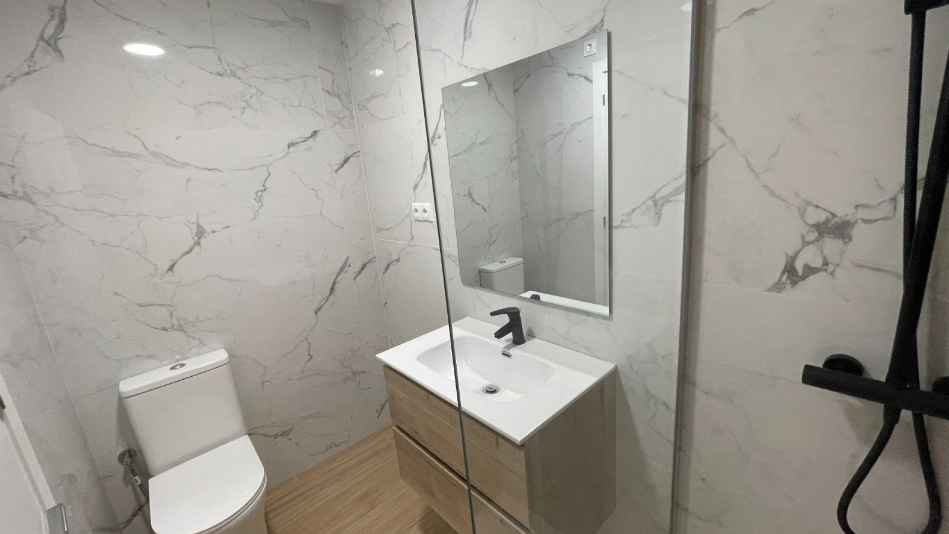 Revente - Appartement -
Daya Nueva