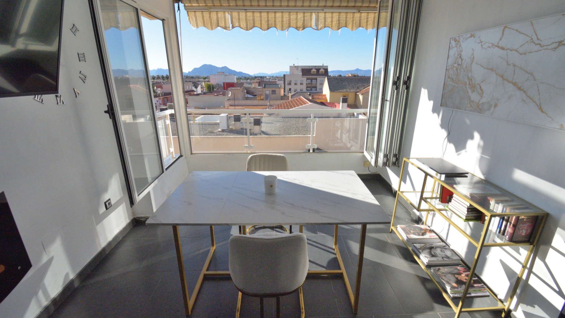 Revente - Appartement -
Daya Nueva