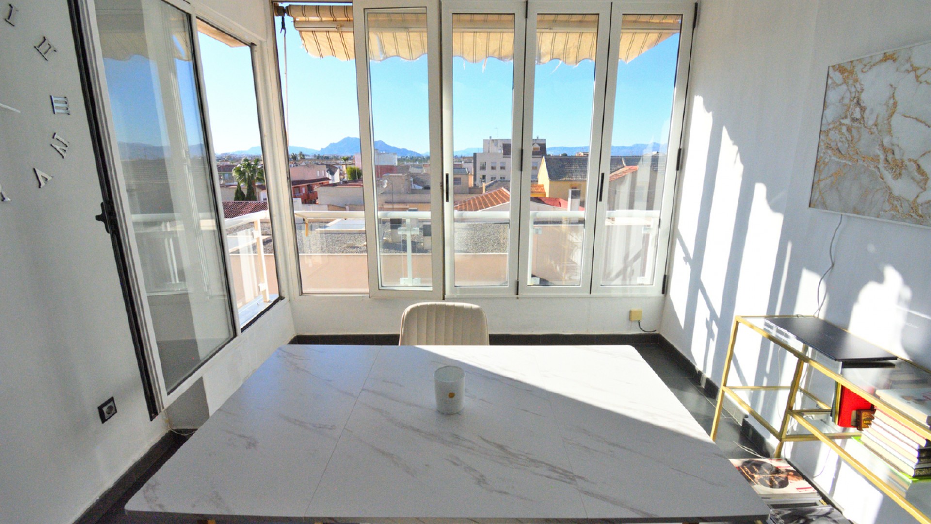 Revente - Appartement -
Daya Nueva