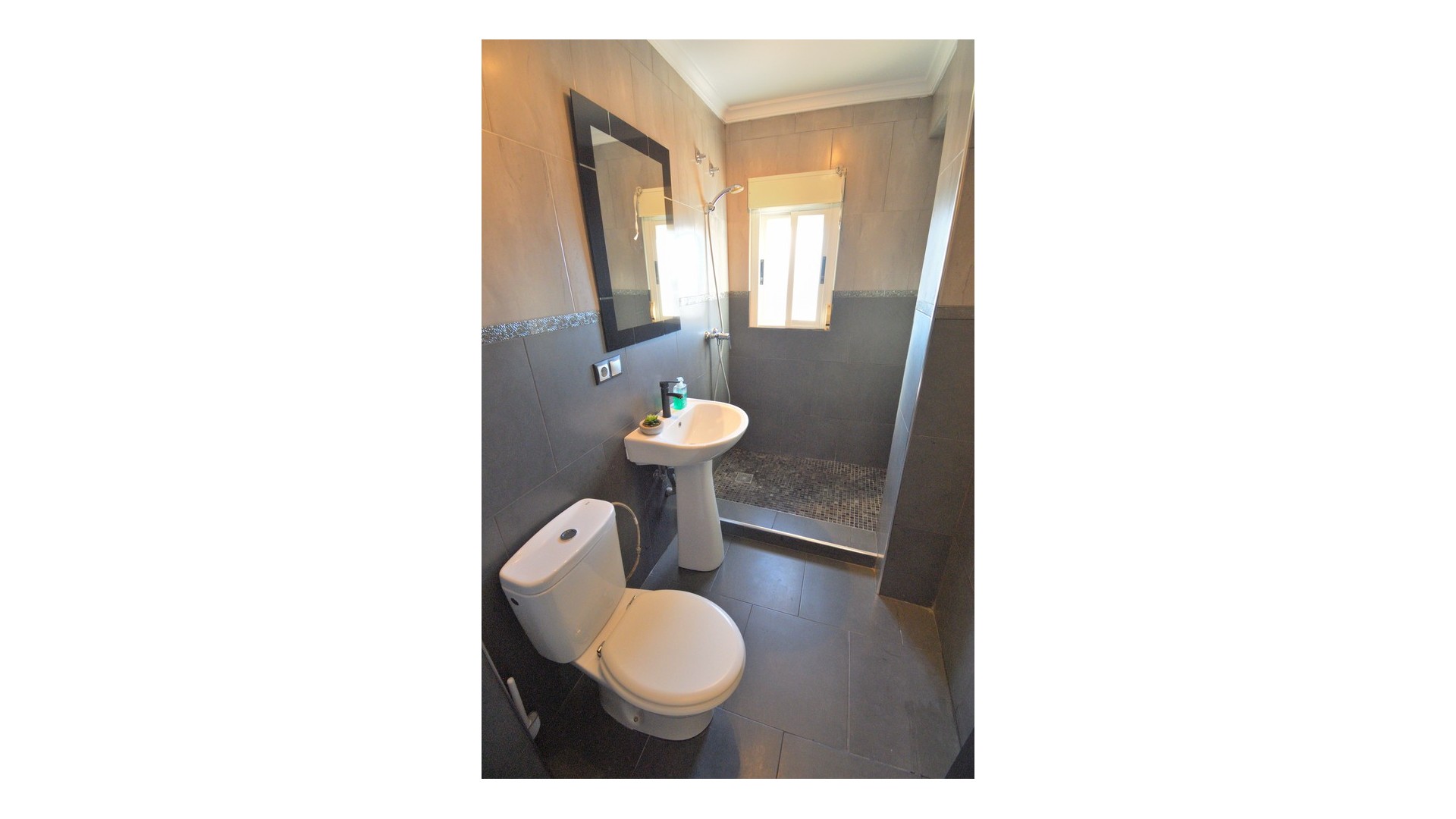 Revente - Appartement -
Daya Nueva