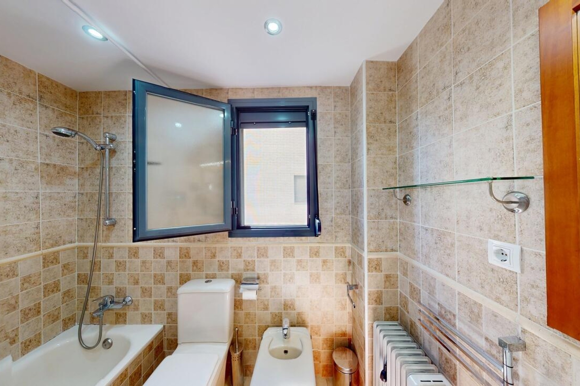Revente - Appartement -
Denia - Dénia