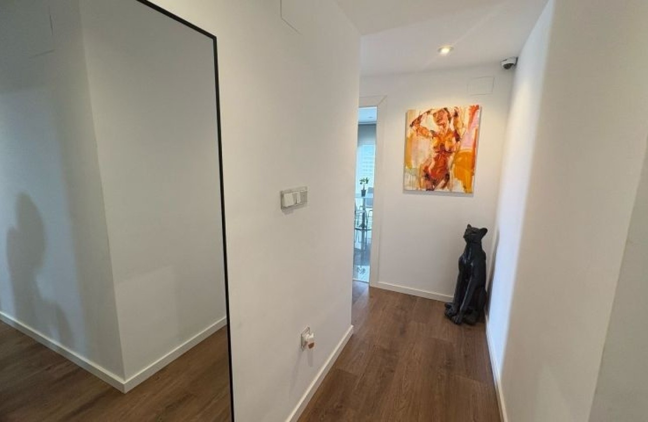 Revente - Appartement -
Elche