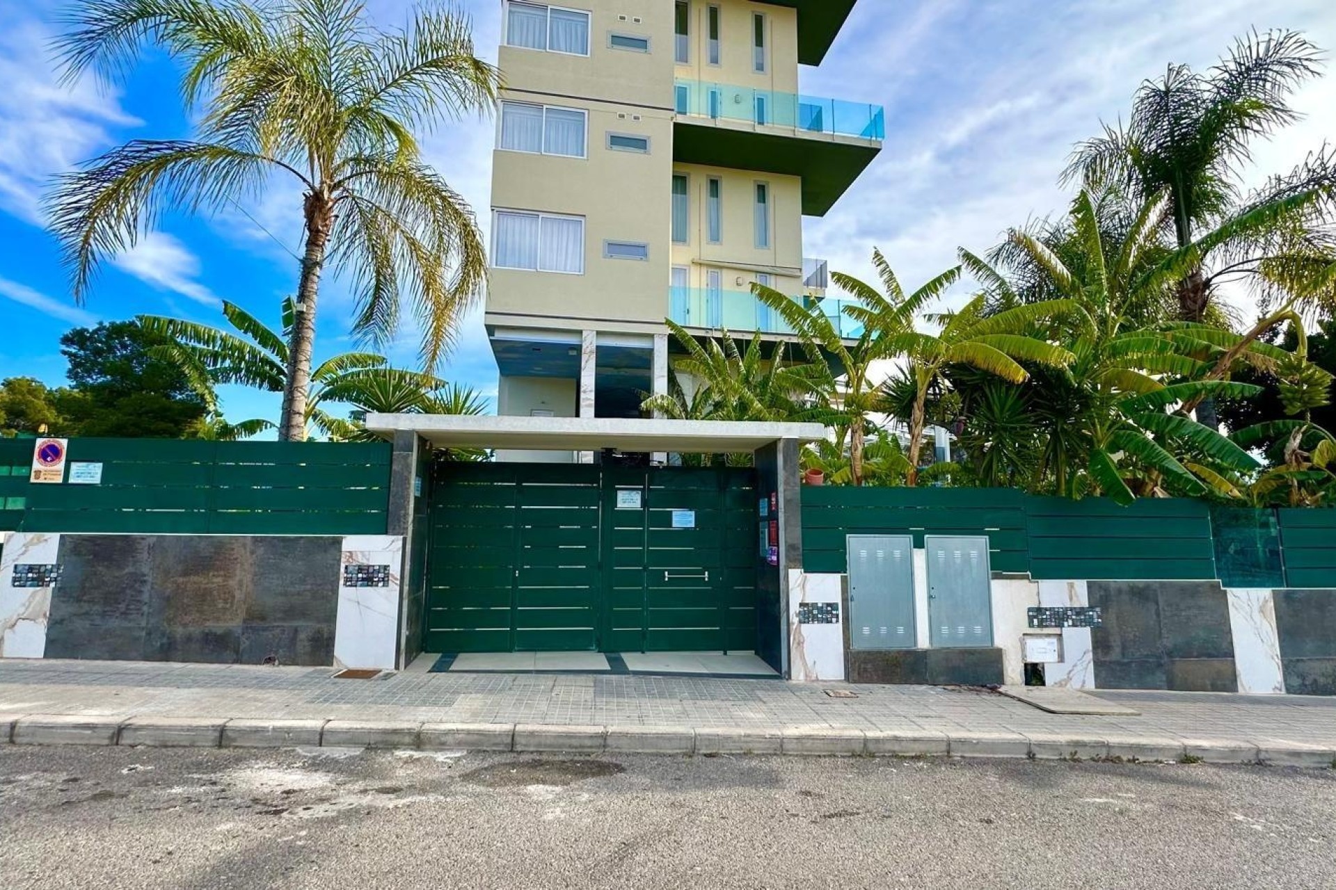 Revente - Appartement -
Finestrat