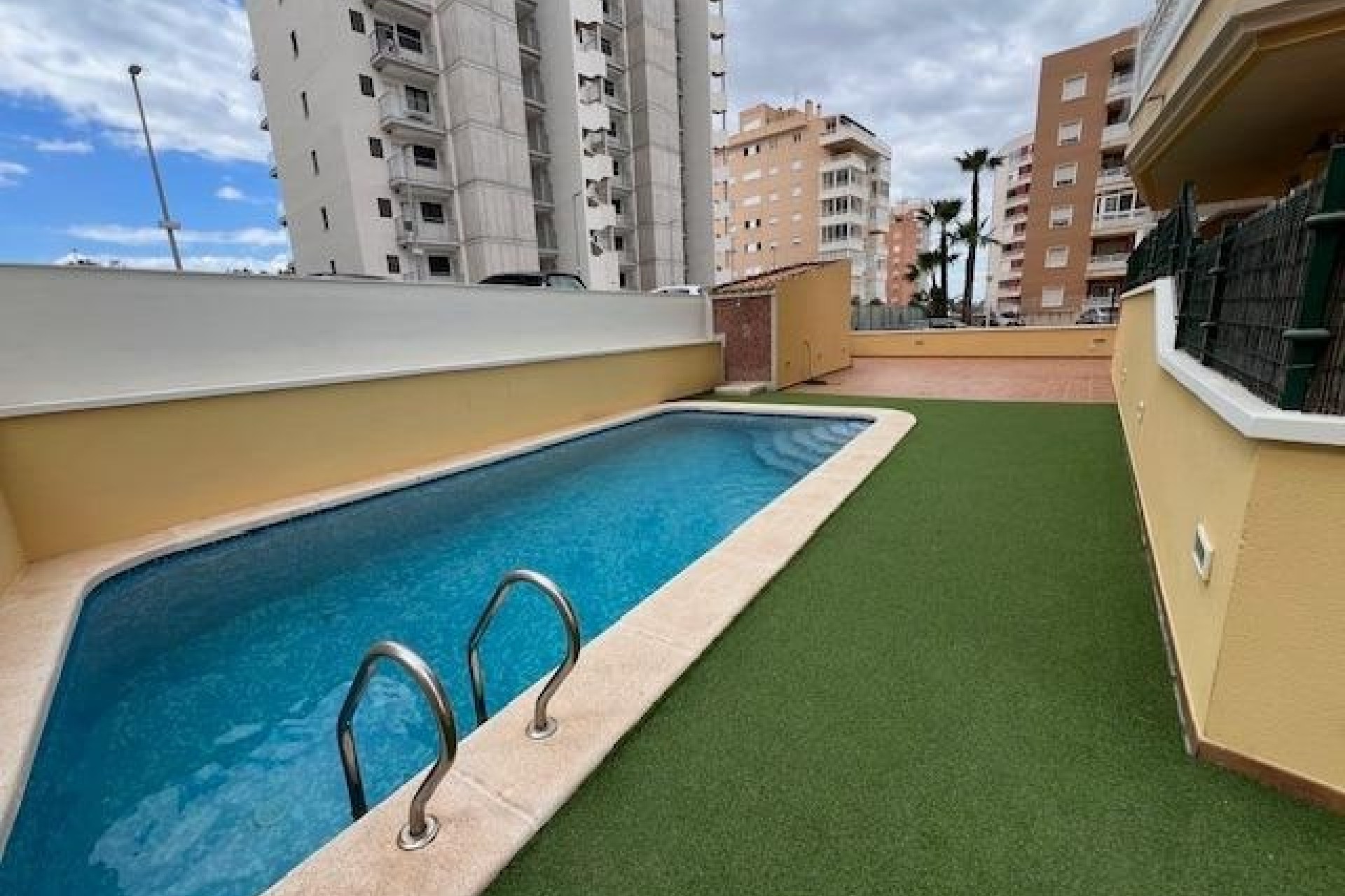 Revente - Appartement -
Guardamar del Segura - puerto deportivo