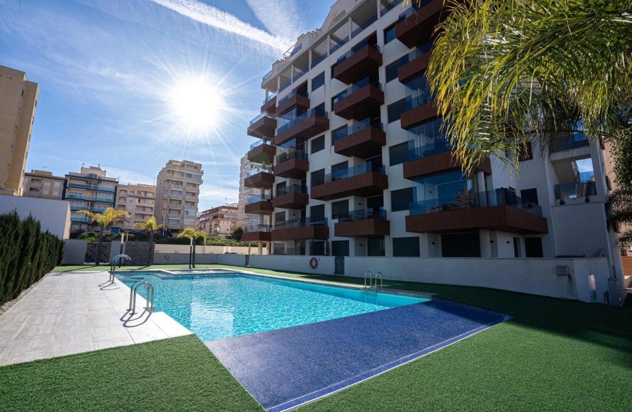 Revente - Appartement -
Guardamar del Segura - puerto deportivo