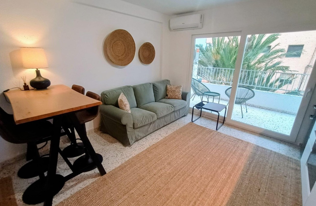 Revente - Appartement -
Guardamar del Segura - Urbanizaciones