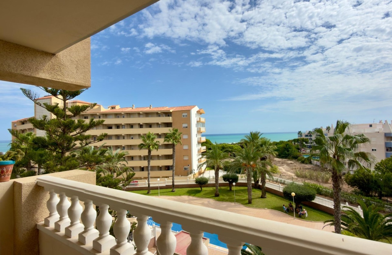 Revente - Appartement -
Guardamar del Segura - Urbanizaciones