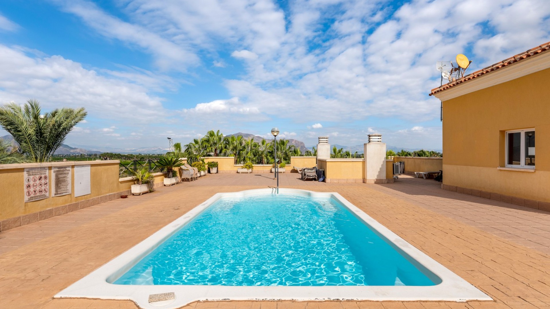 Revente - Appartement -
Jacarilla