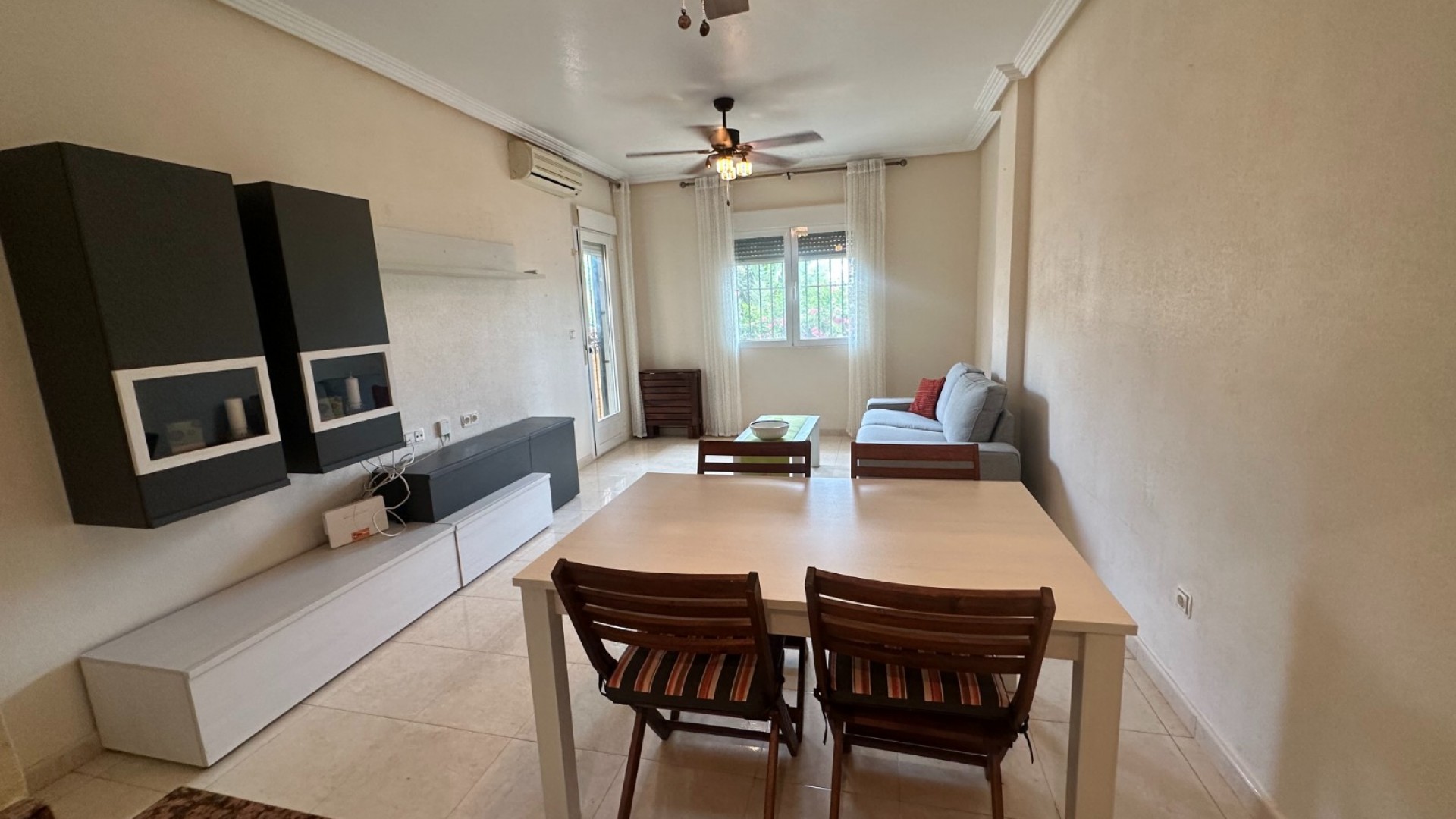 Revente - Appartement -
Jacarilla