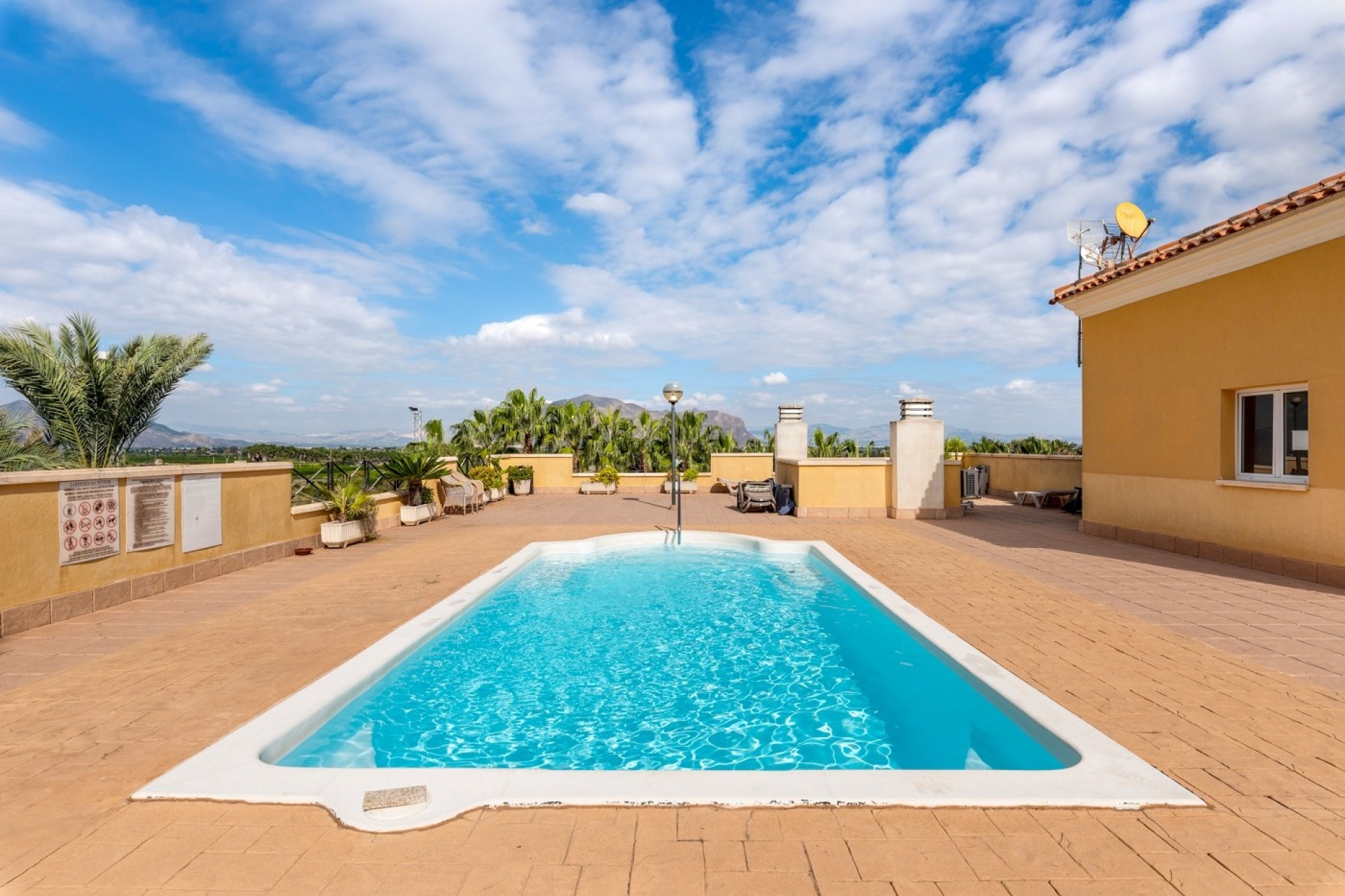 Revente - Appartement -
Jacarilla