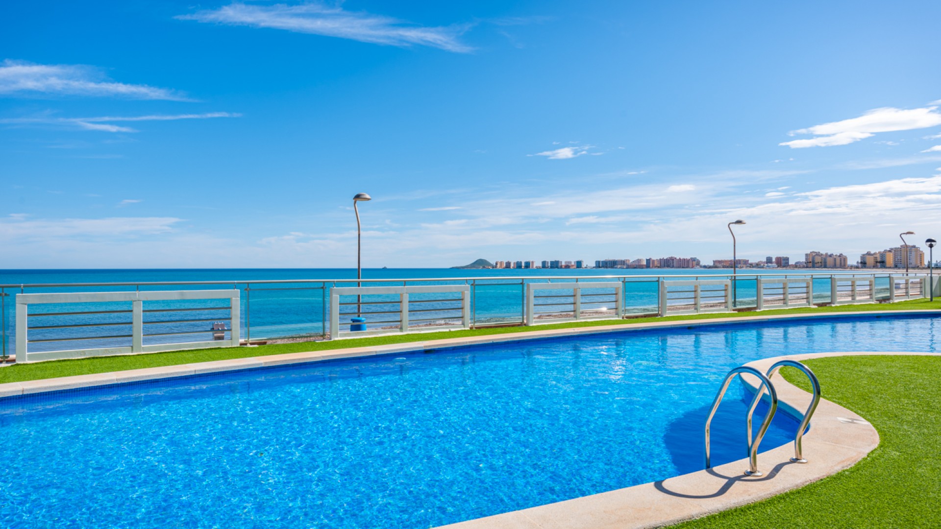 Revente - Appartement -
La Manga del Mar Menor - La Manga