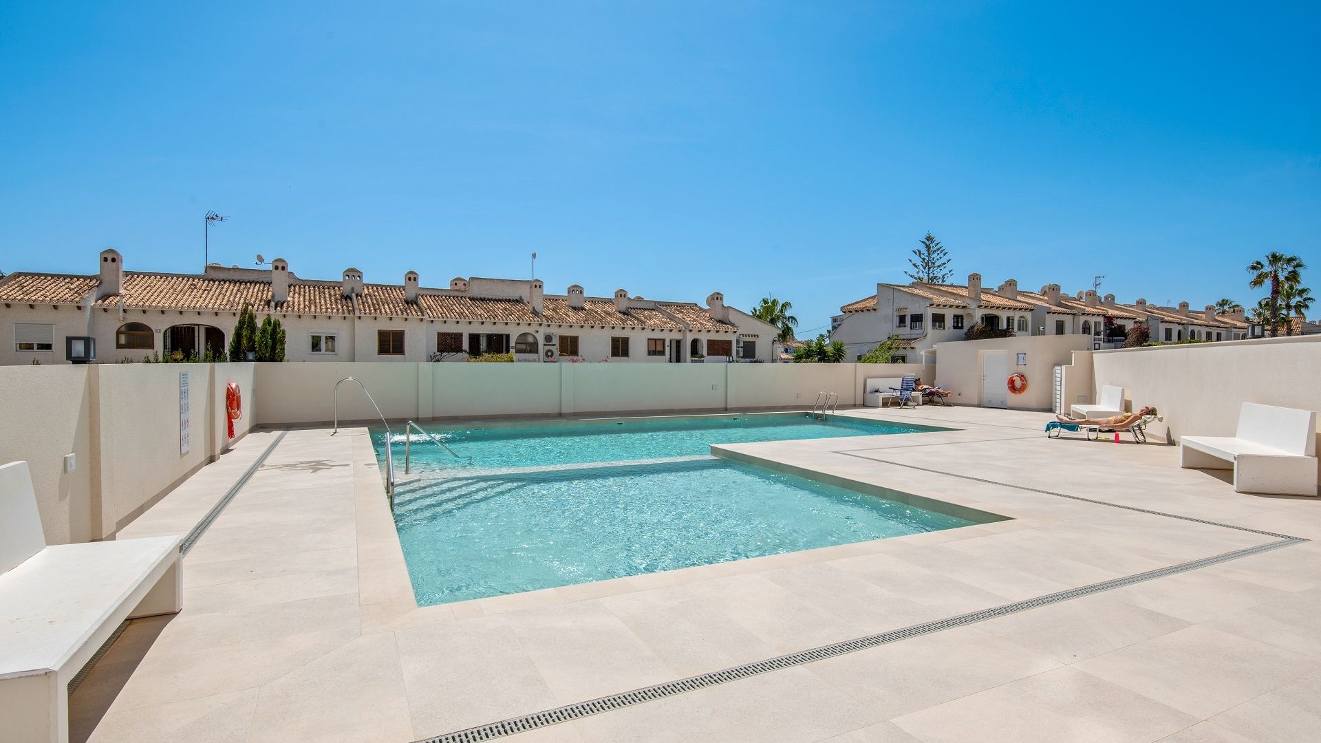 Revente - Appartement -
La Zenia