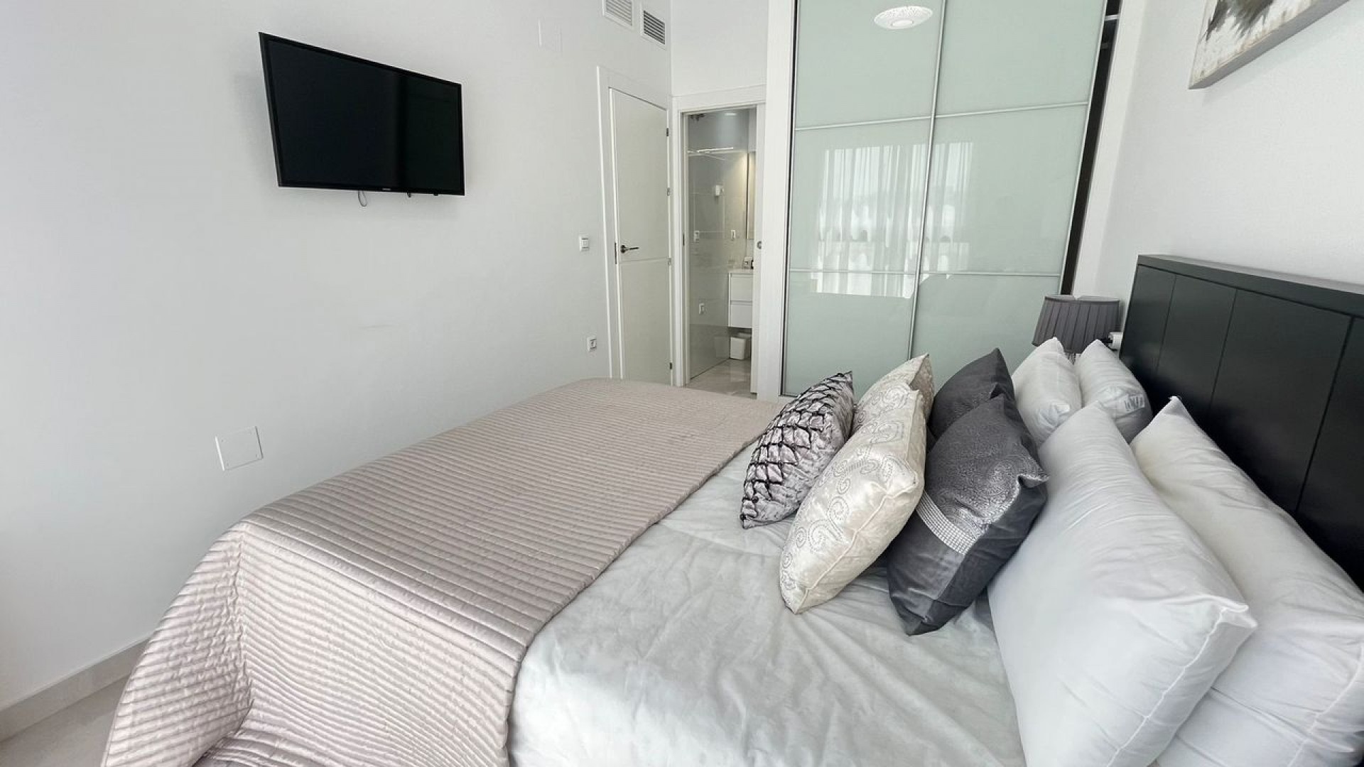 Revente - Appartement -
La Zenia