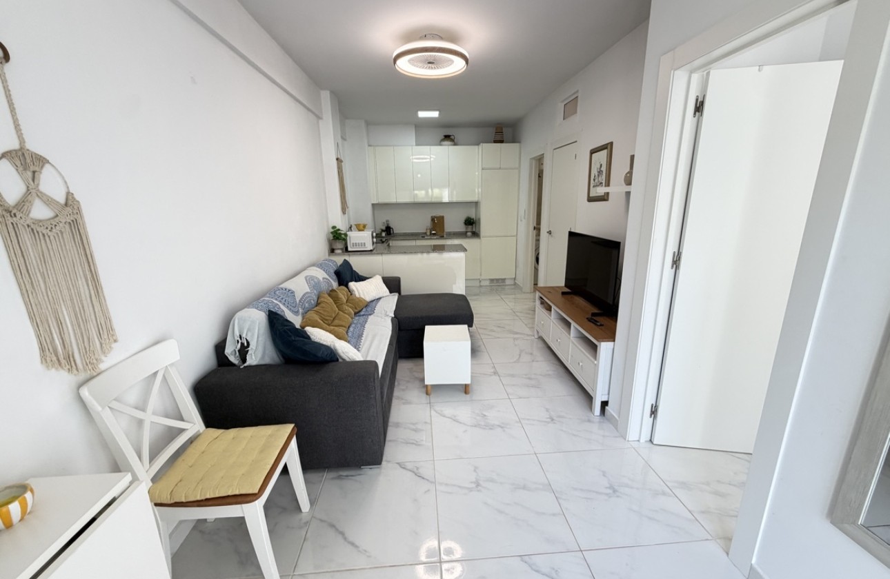 Revente - Appartement -
La Zenia