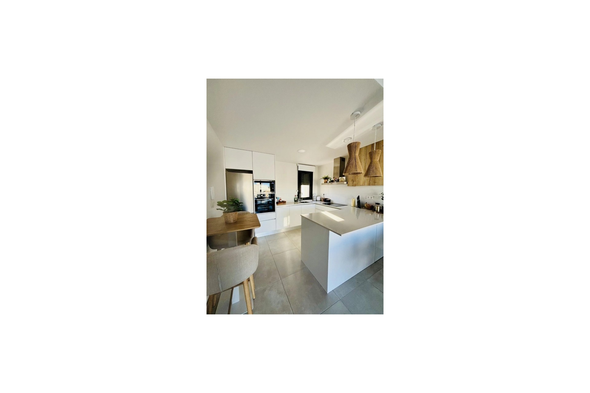 Revente - Appartement -
Las Filipinas