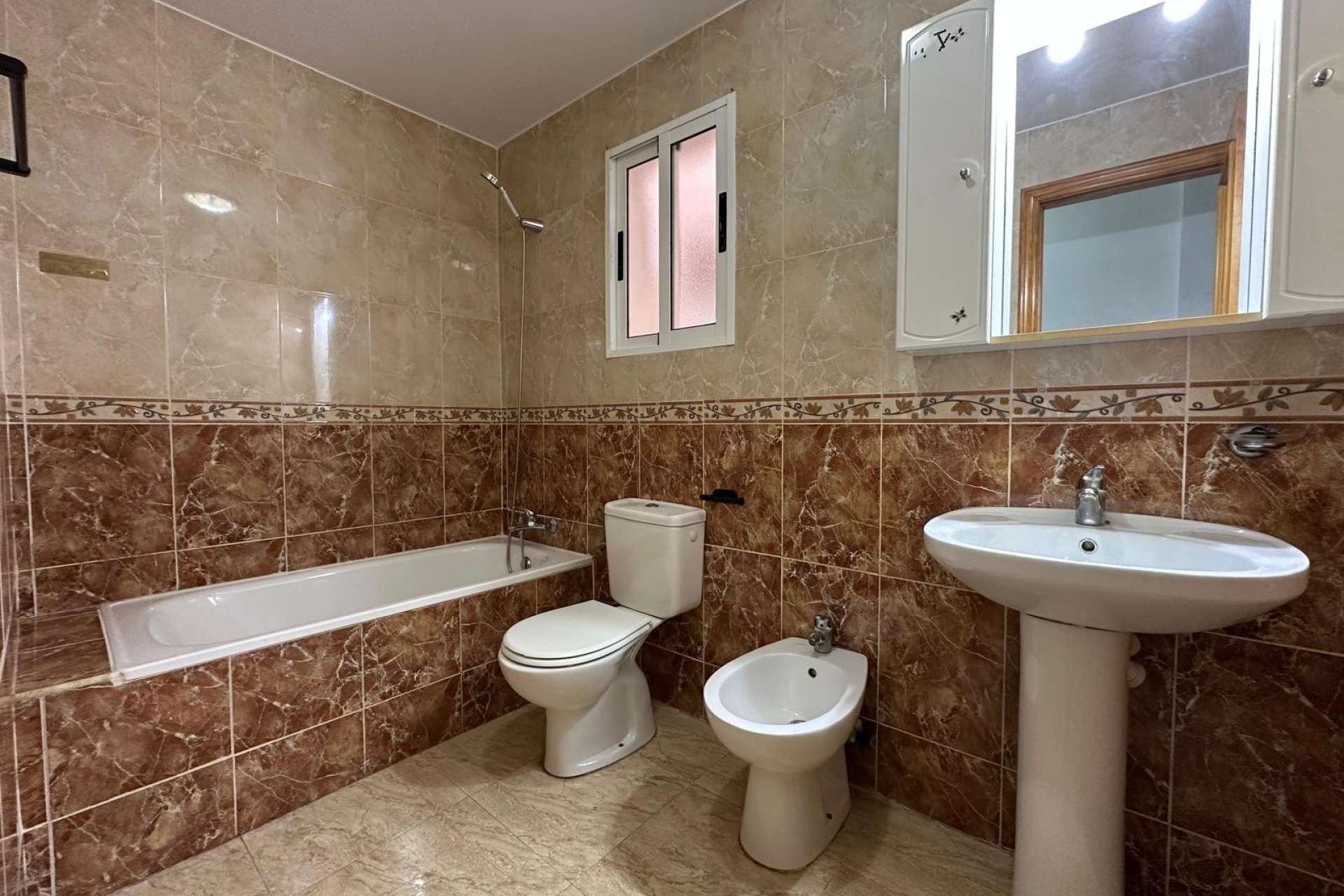 Revente - Appartement -
Los Montesinos