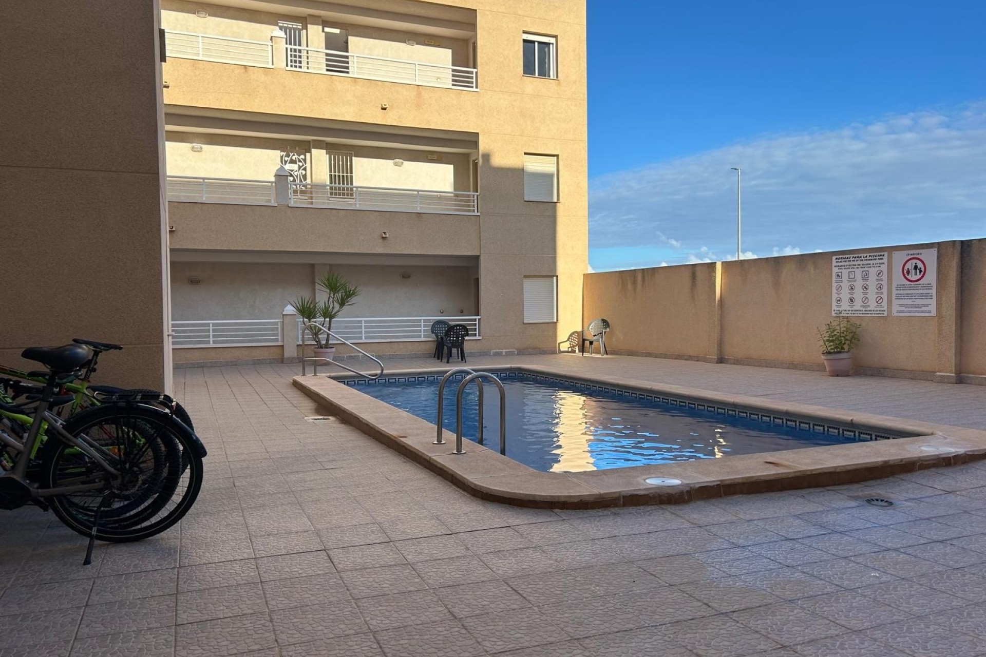 Revente - Appartement -
Los Montesinos