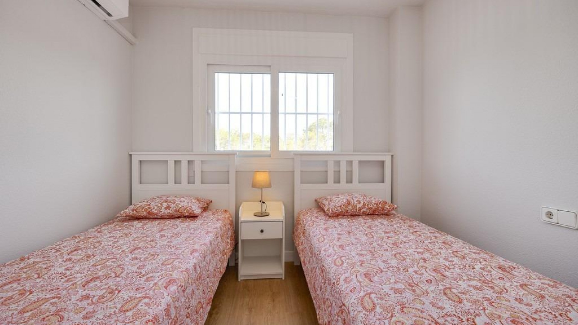 Revente - Appartement -
Orihuela Costa - Campoamor