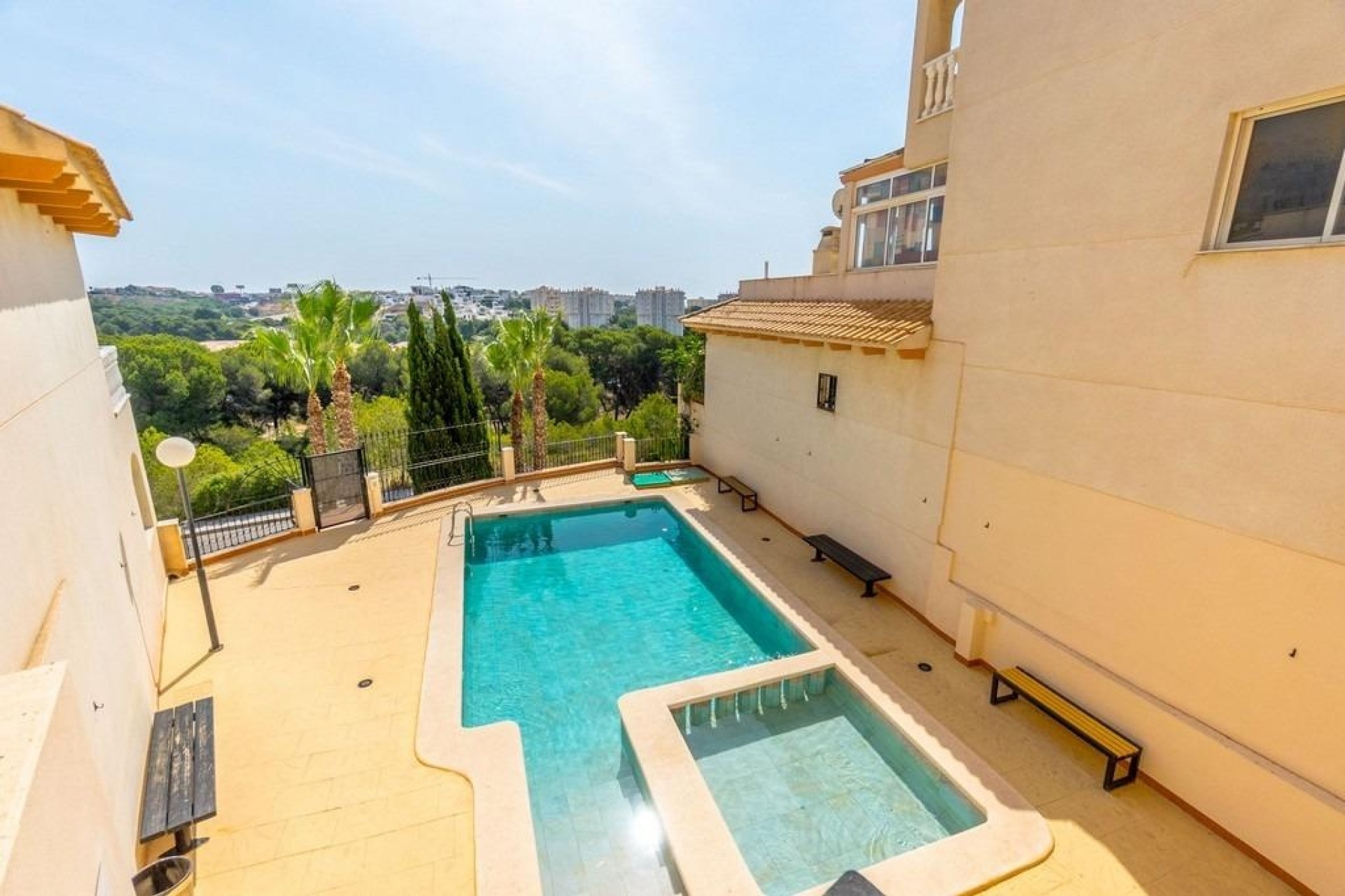 Revente - Appartement -
Orihuela Costa - Campoamor