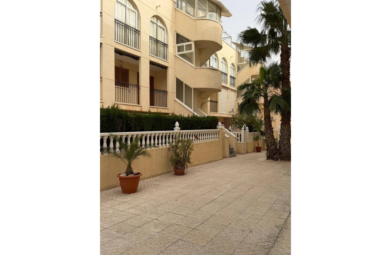 Revente - Appartement -
Orihuela Costa - La Regia