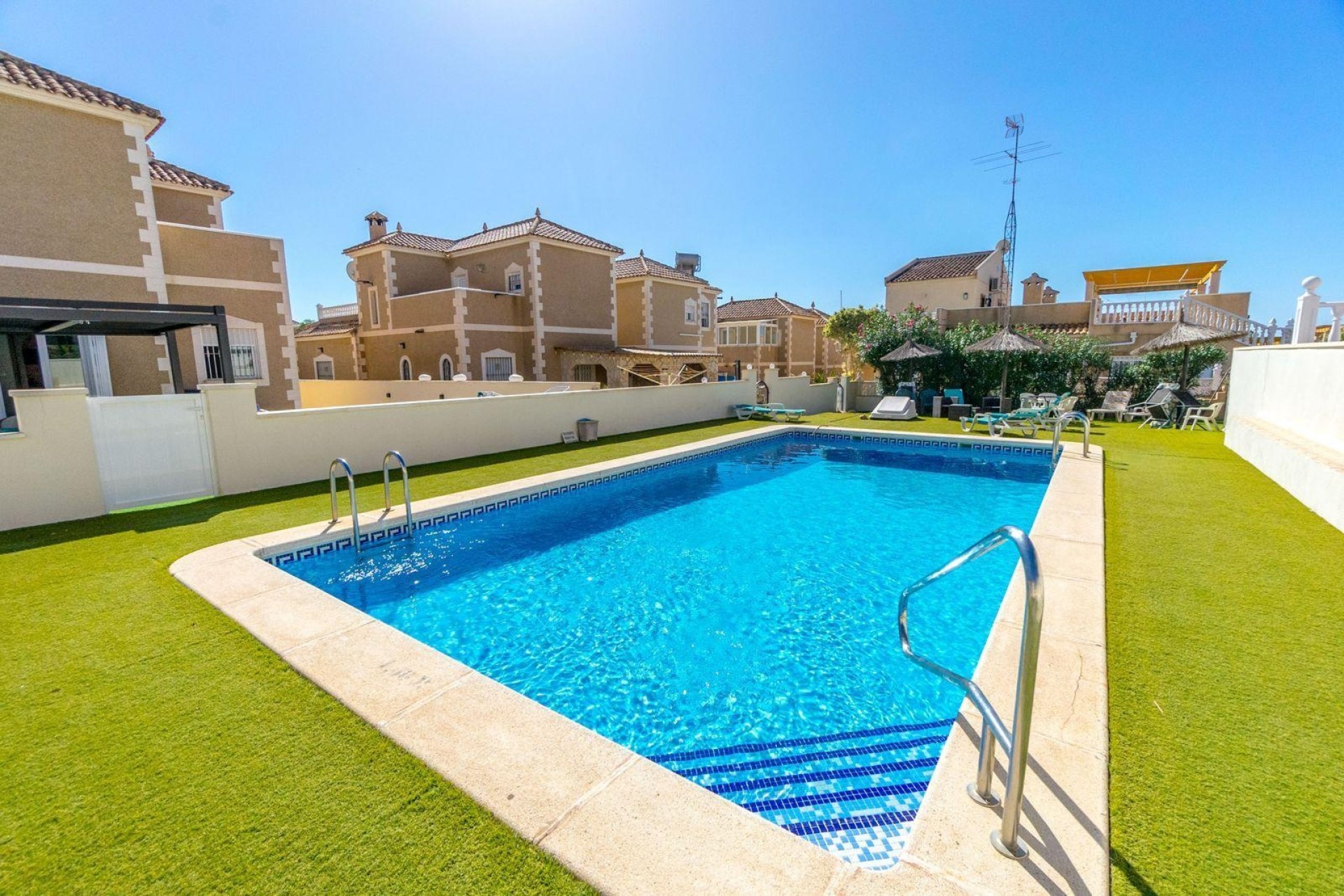 Revente - Appartement -
Orihuela Costa - Las Filipinas