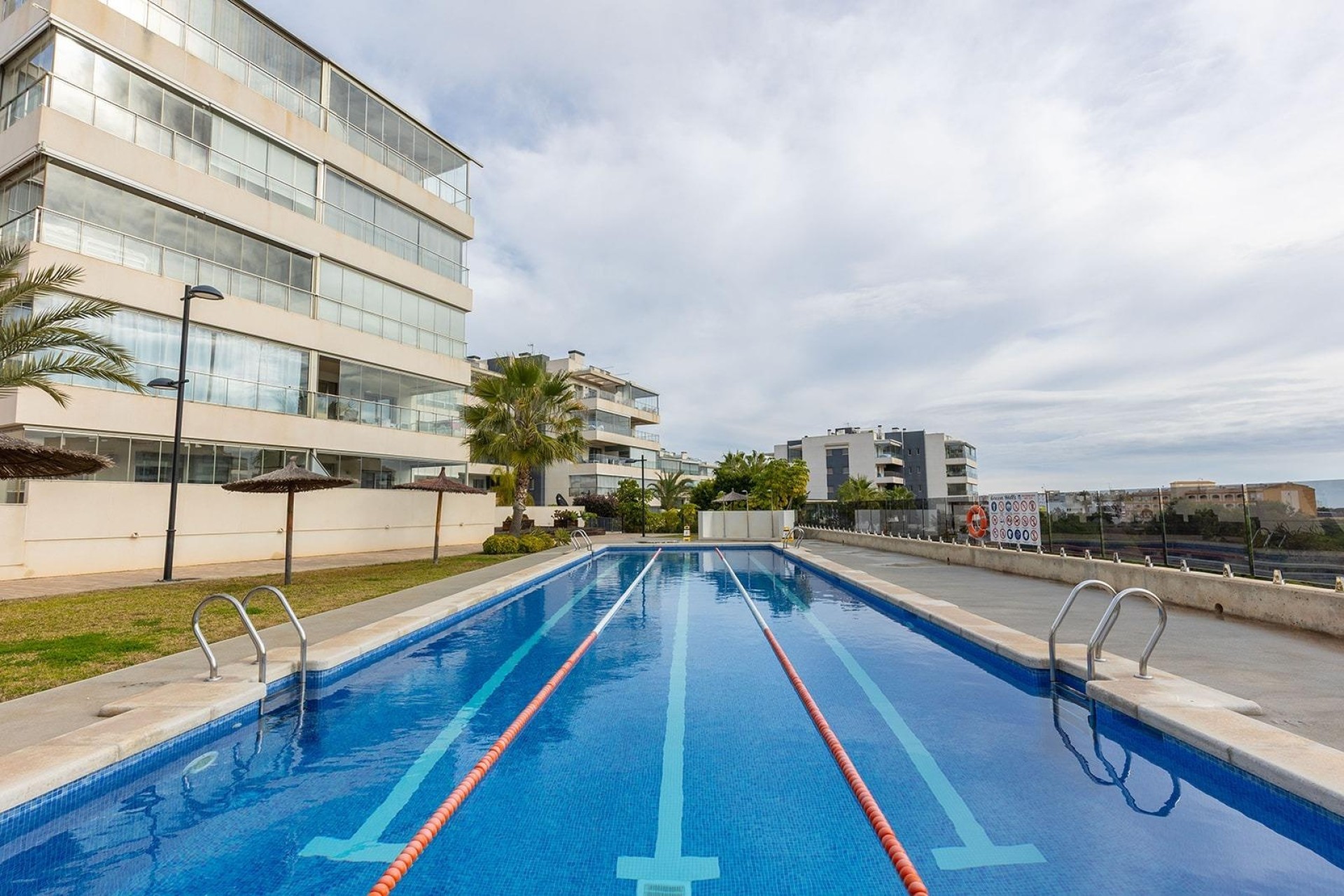 Revente - Appartement -
Orihuela Costa - Los Dolses