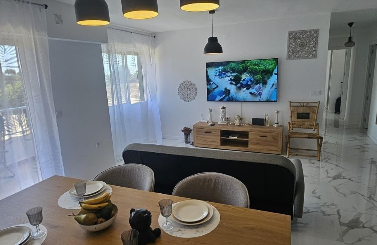 Revente - Appartement -
Orihuela Costa - Punta Prima
