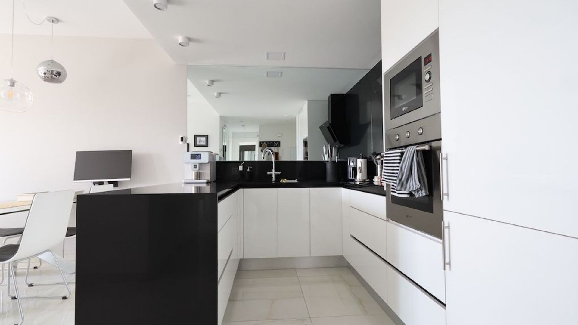 Revente - Appartement -
Orihuela Costa