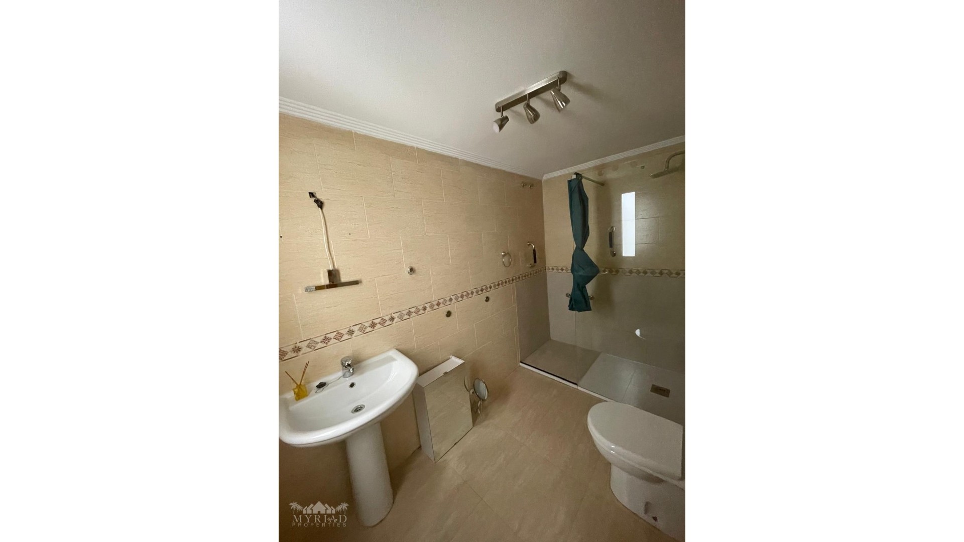 Revente - Appartement -
Pinoso - Pinoso Alicante