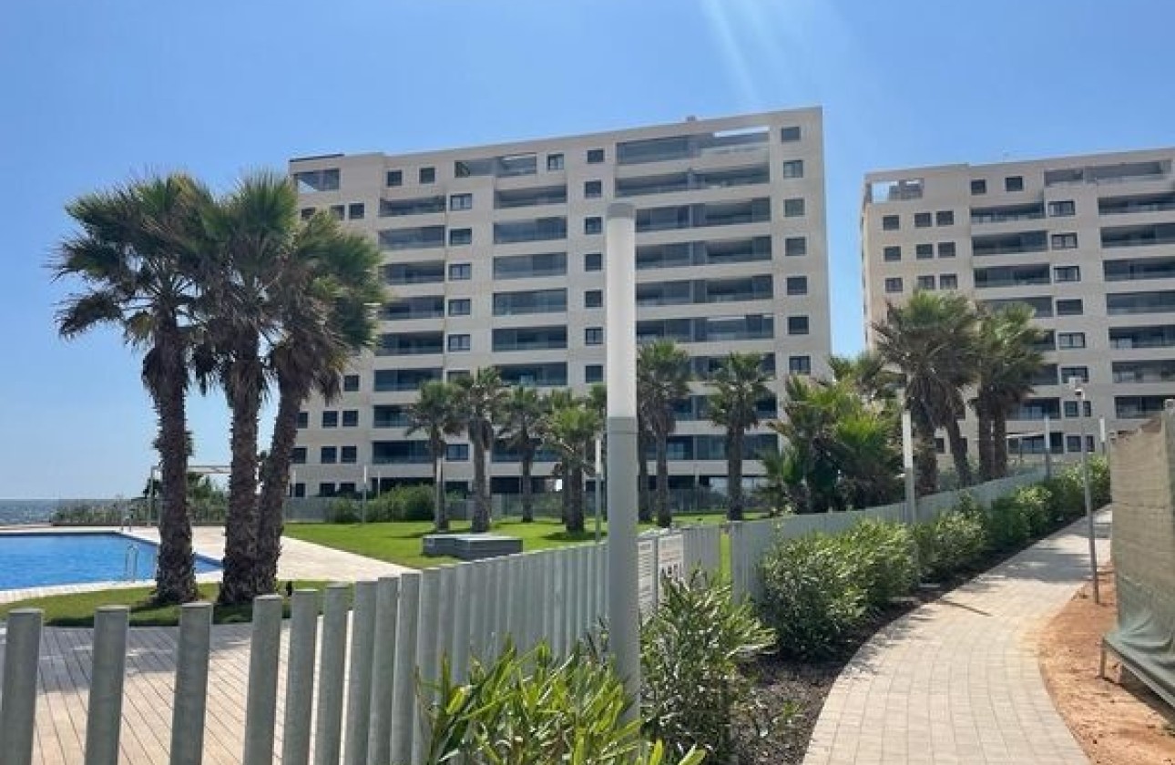 Revente - Appartement -
Punta Prima - Costa Blanca