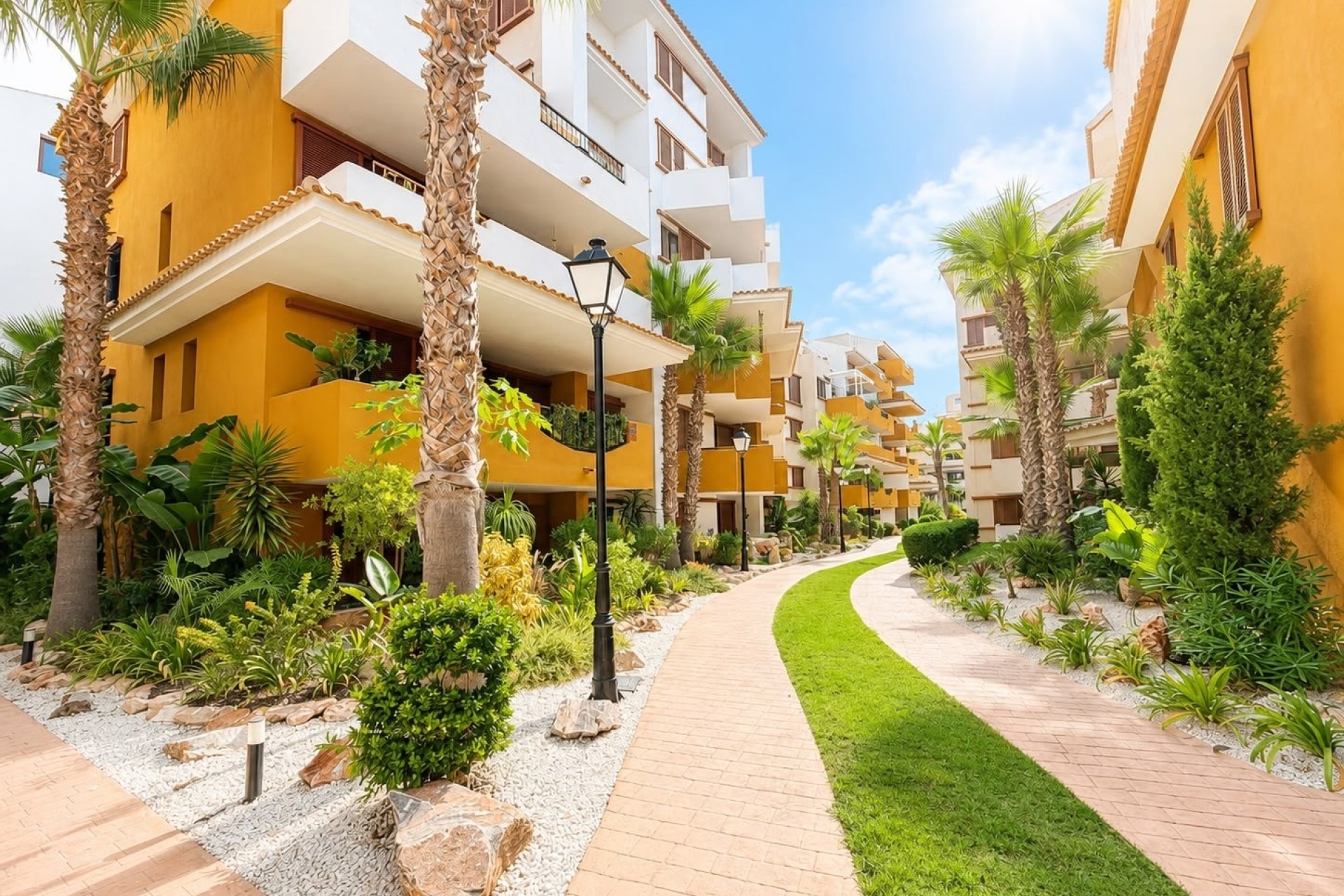 Revente - Appartement -
Punta Prima