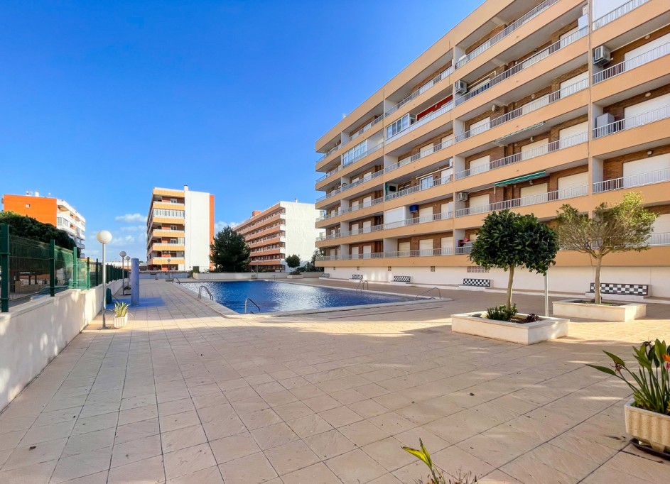 Revente - Appartement -
Punta Prima