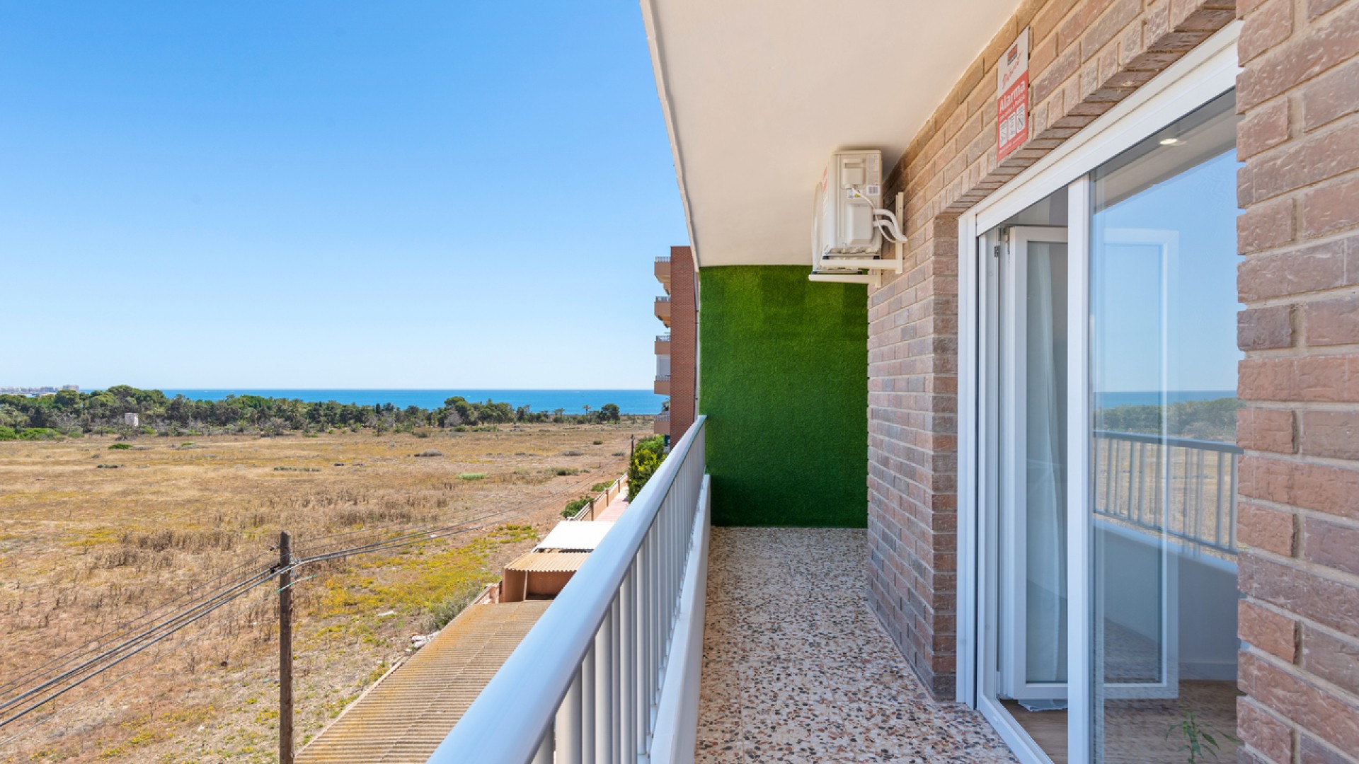 Revente - Appartement -
Punta Prima