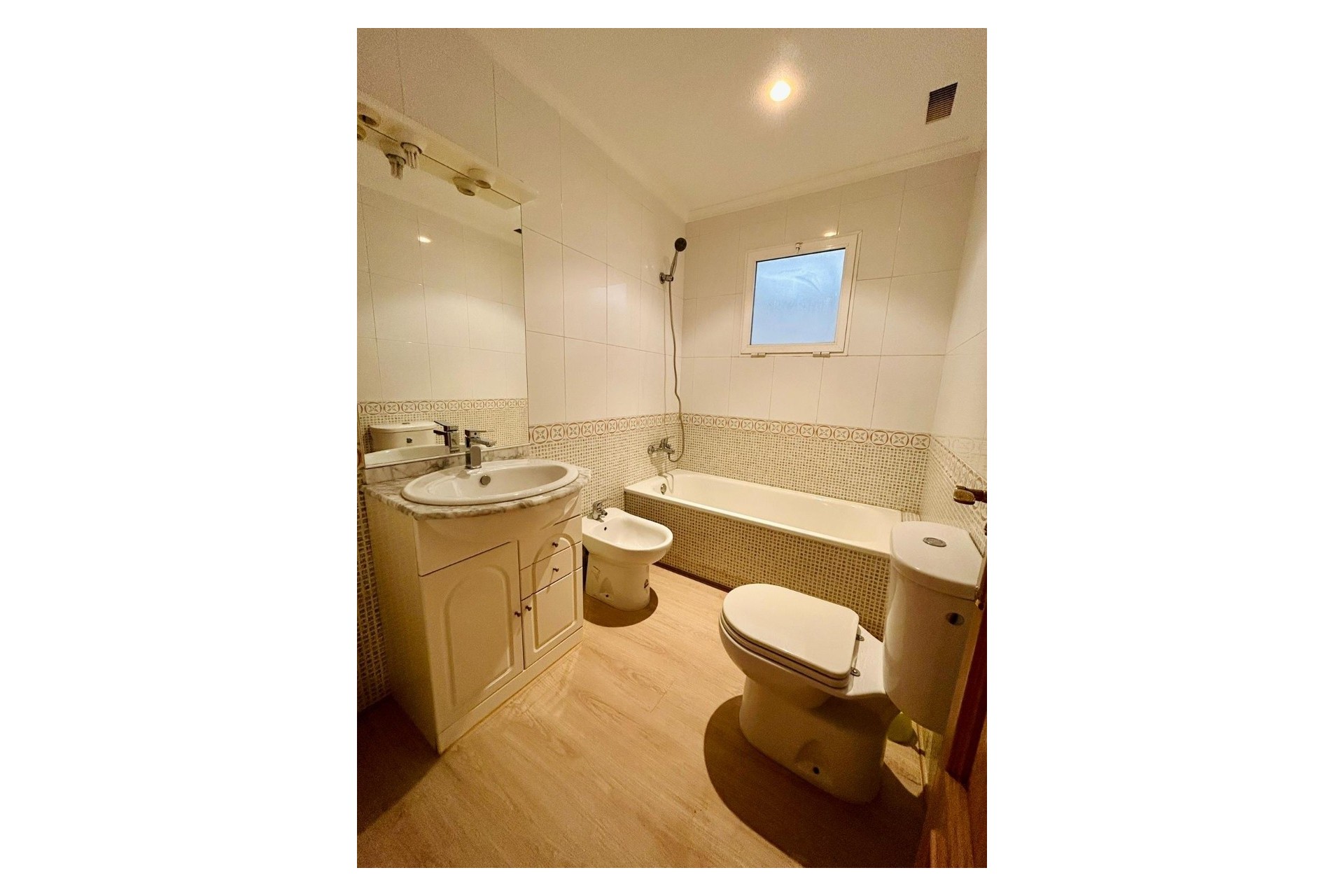 Revente - Appartement -
San Isidro - Inland