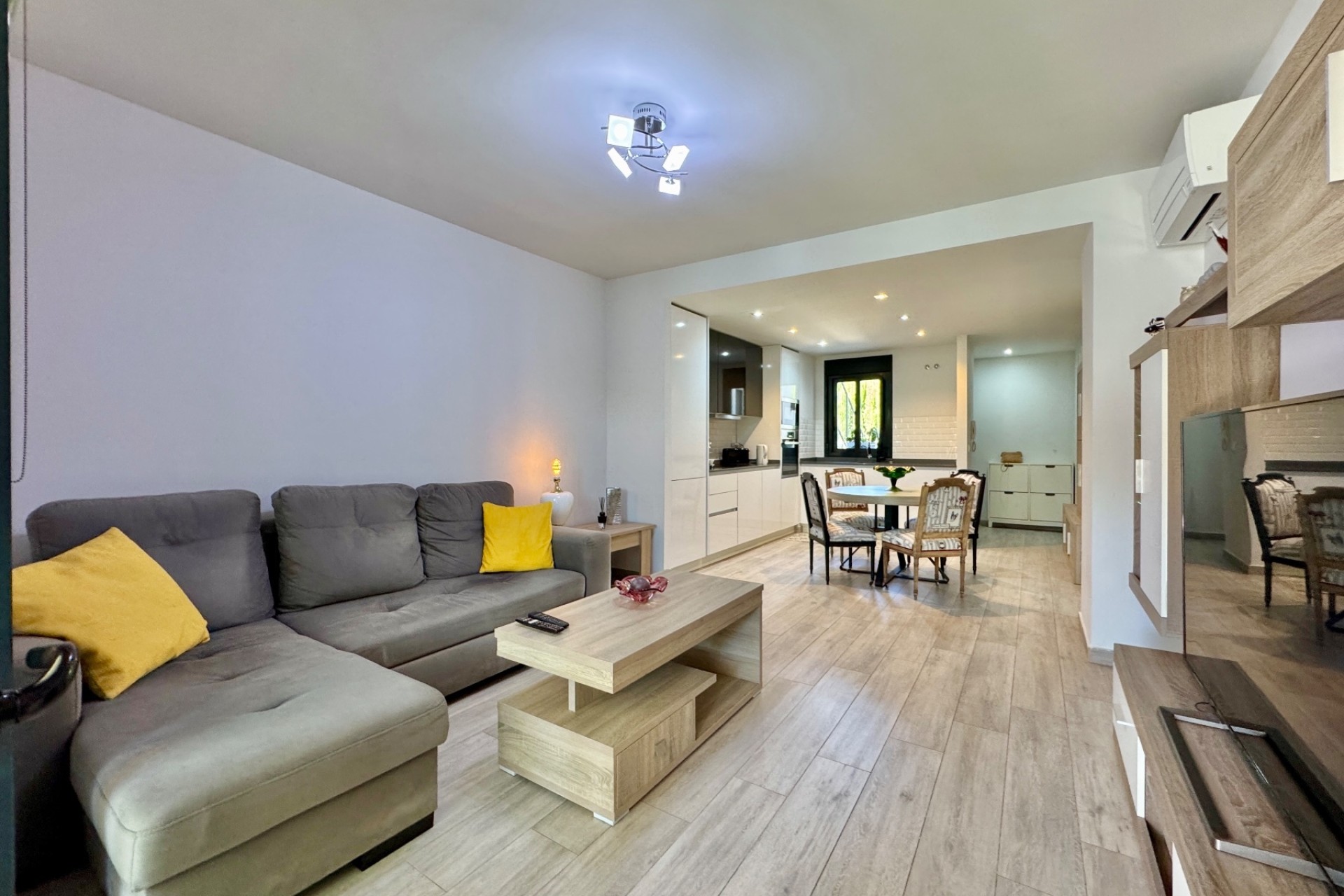 Revente - Appartement -
San Miguel de Salinas
