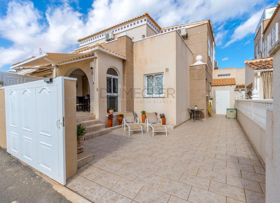 Revente - Appartement -
Torrevieja - Aguas Nuevas