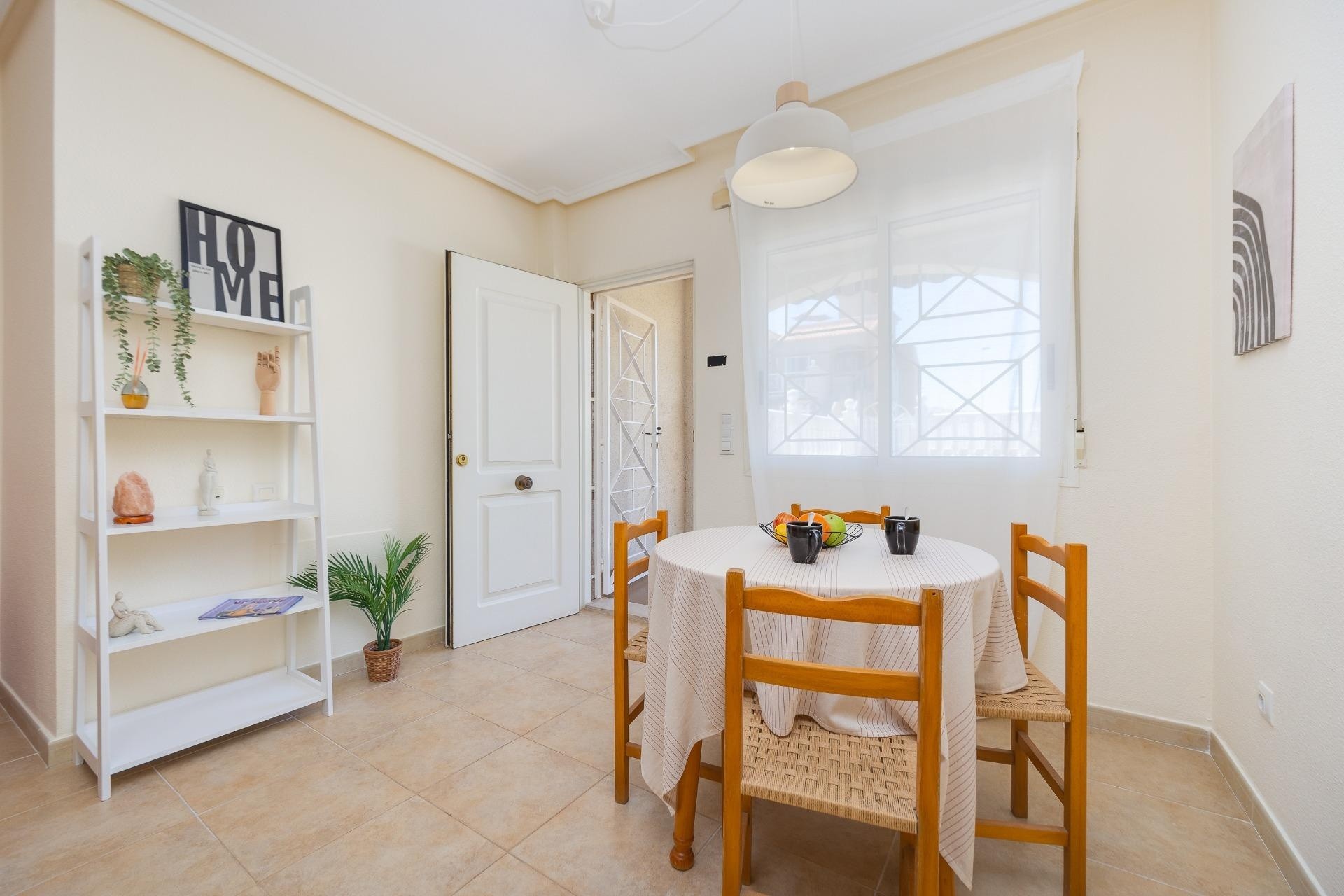 Revente - Appartement -
Torrevieja - Aguas Nuevas