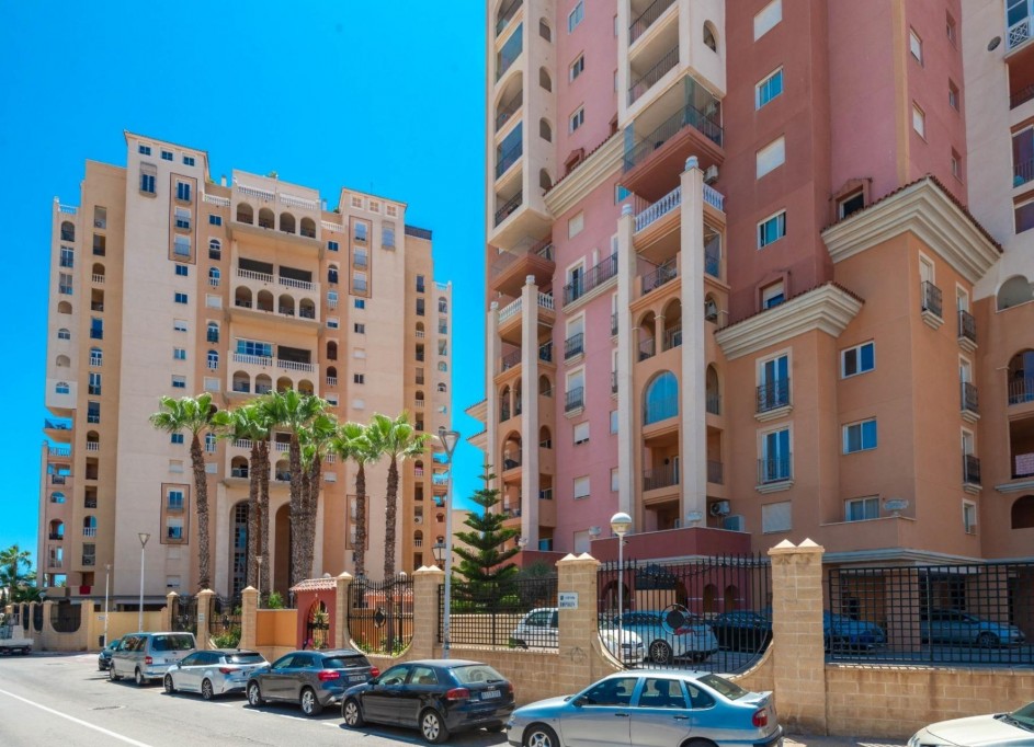 Revente - Appartement -
Torrevieja - Aldea del mar