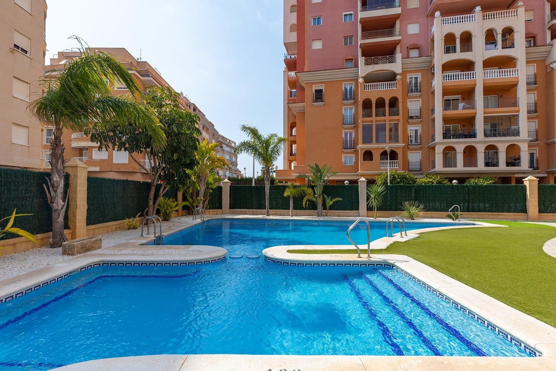 Revente - Appartement -
Torrevieja - Aldea del mar