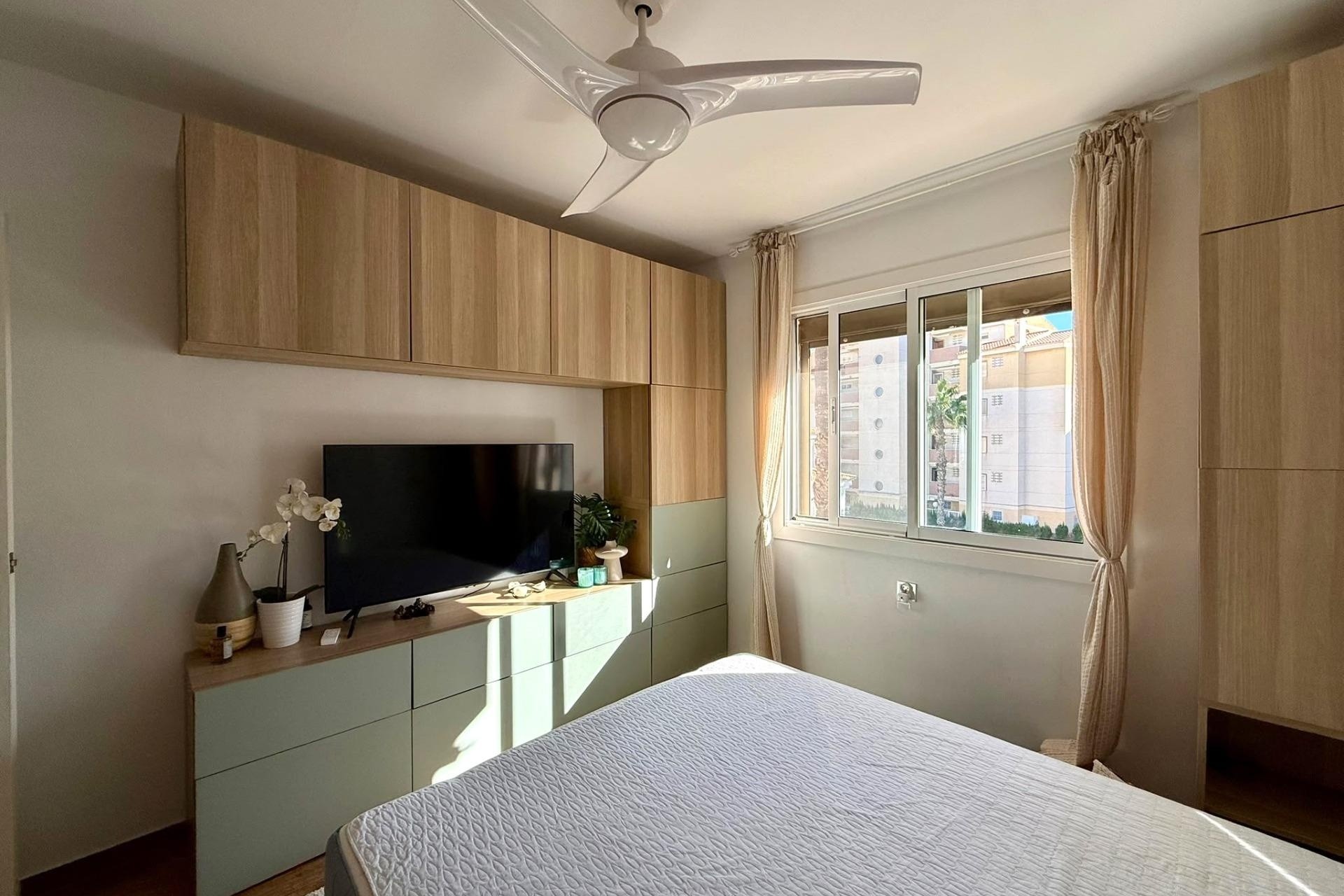Revente - Appartement -
Torrevieja - Calas blanca