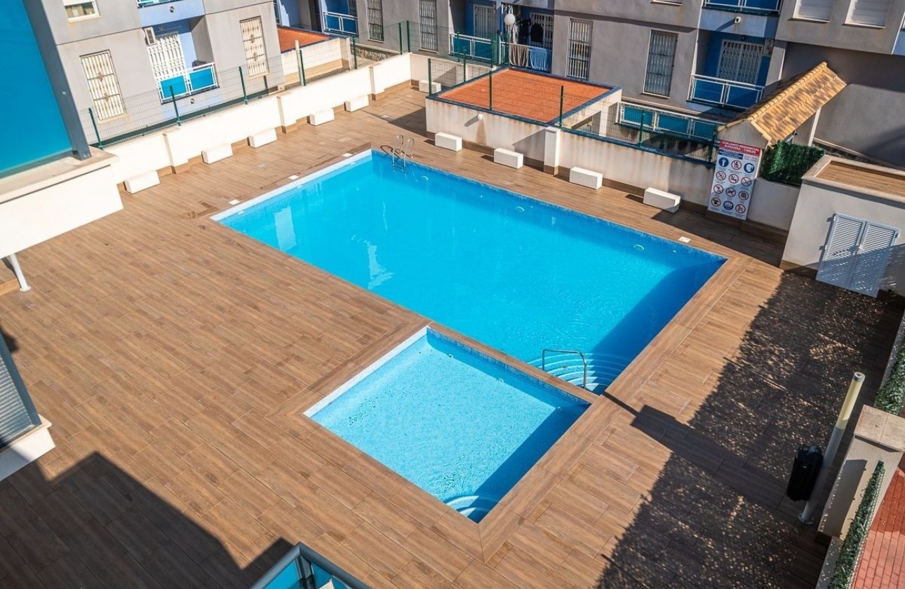 Revente - Appartement -
Torrevieja - Calas Blancas
