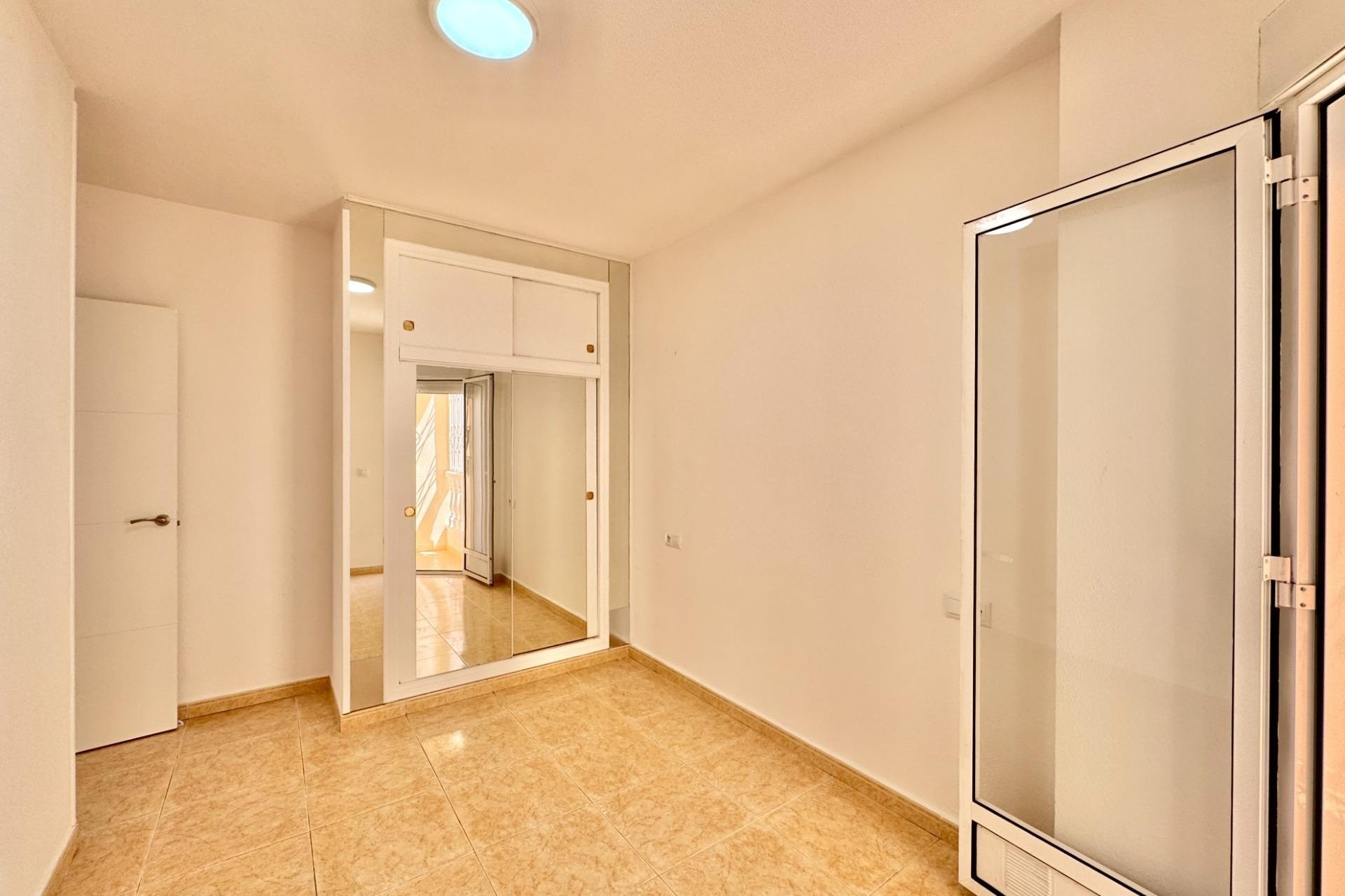 Revente - Appartement -
Torrevieja - Center
